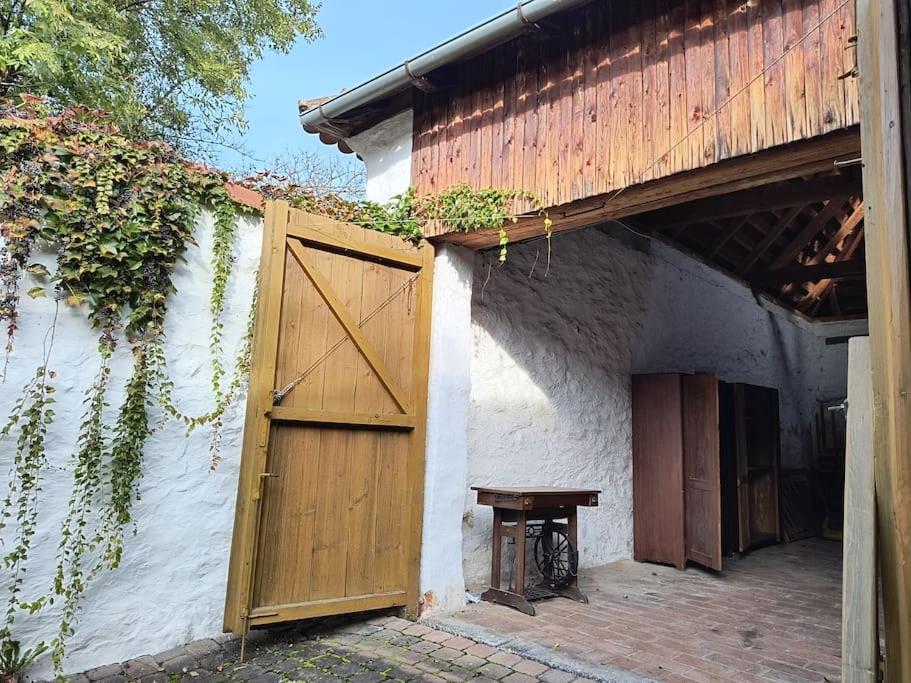 Chaloupka U Mostu Sv Jana V Centru Vodnan Vodnany Exterior photo
